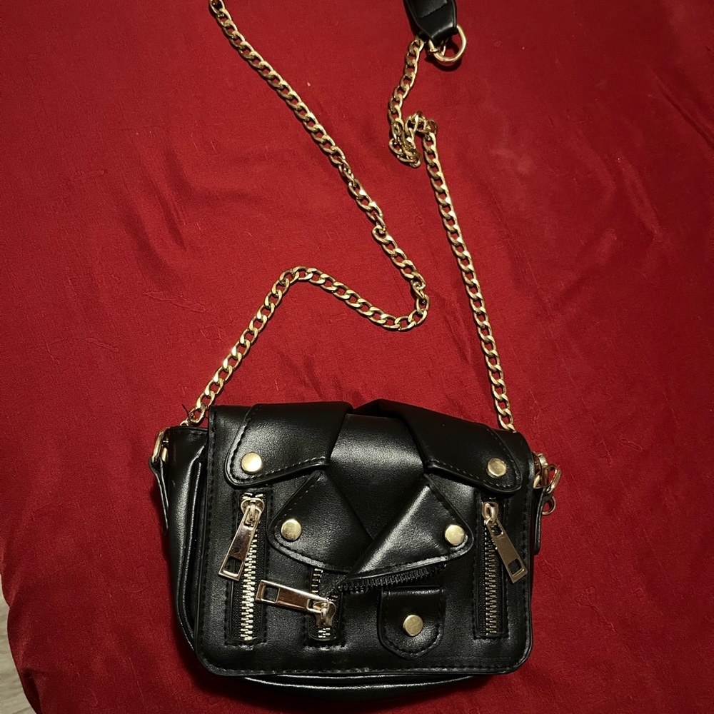 Stylish Black Chain Shoulder Bag